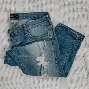 HOLLISTER | Distressed Vintage Boyfriend Jeans 32